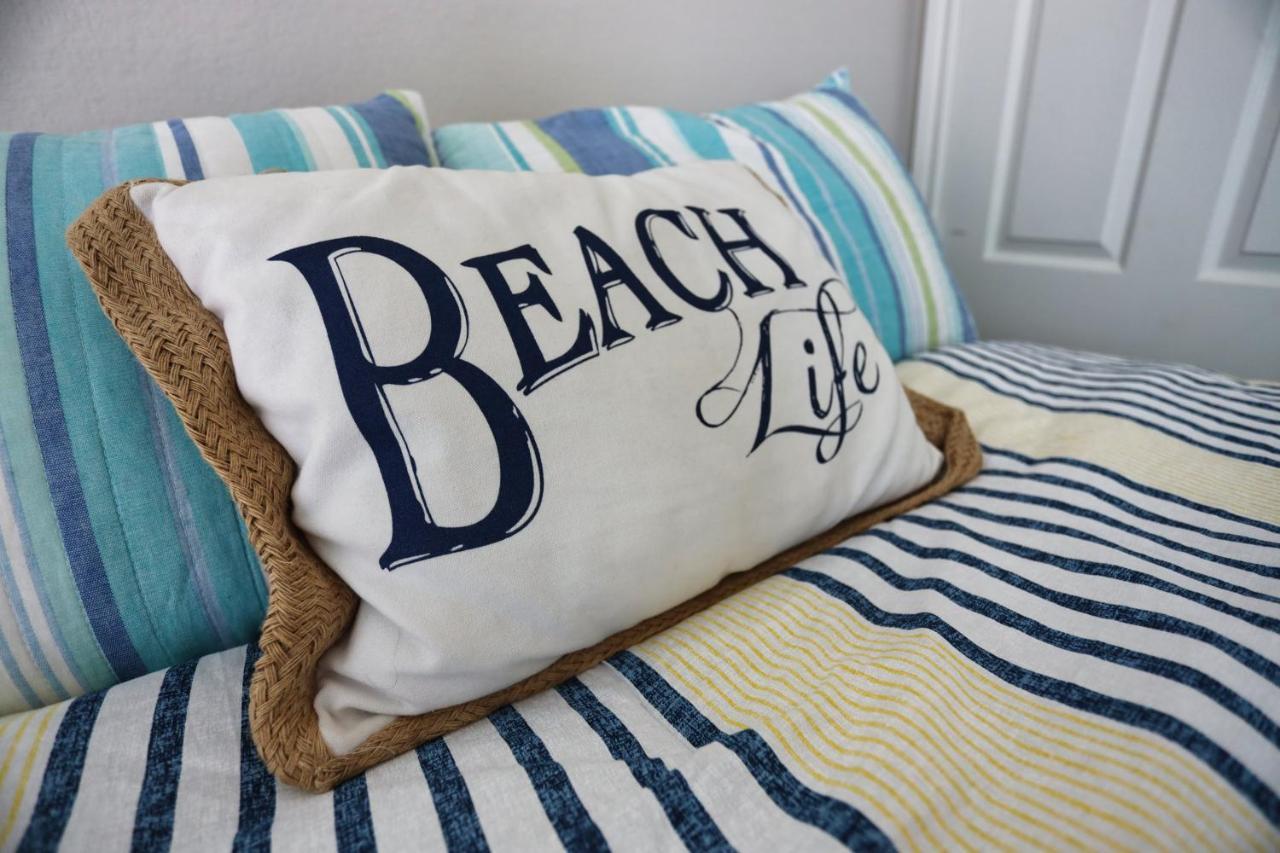 Yellow Beach Haven, Decks, Views, Mere Steps To Sand Galveston Bagian luar foto