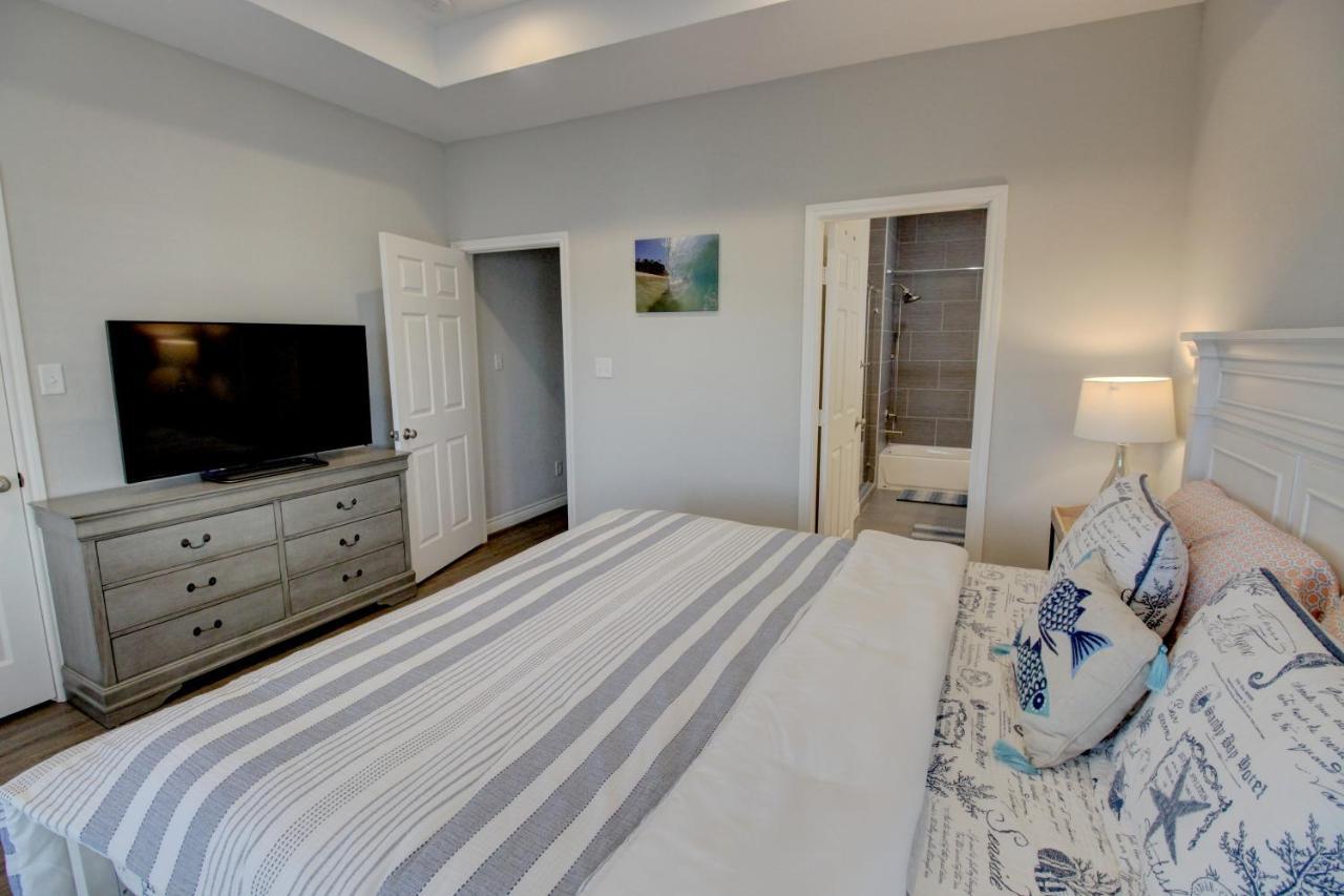 Yellow Beach Haven, Decks, Views, Mere Steps To Sand Galveston Bagian luar foto